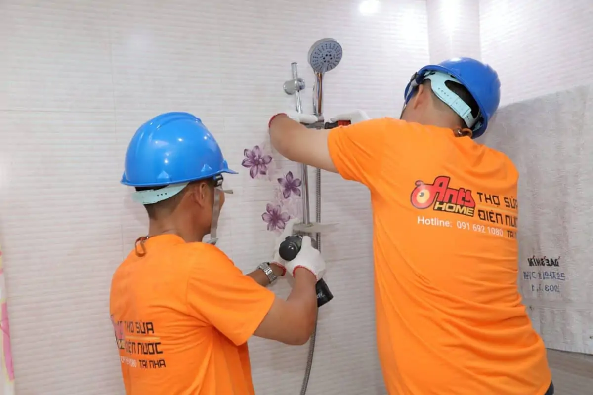 lắp vòi hoa sen tăng áp