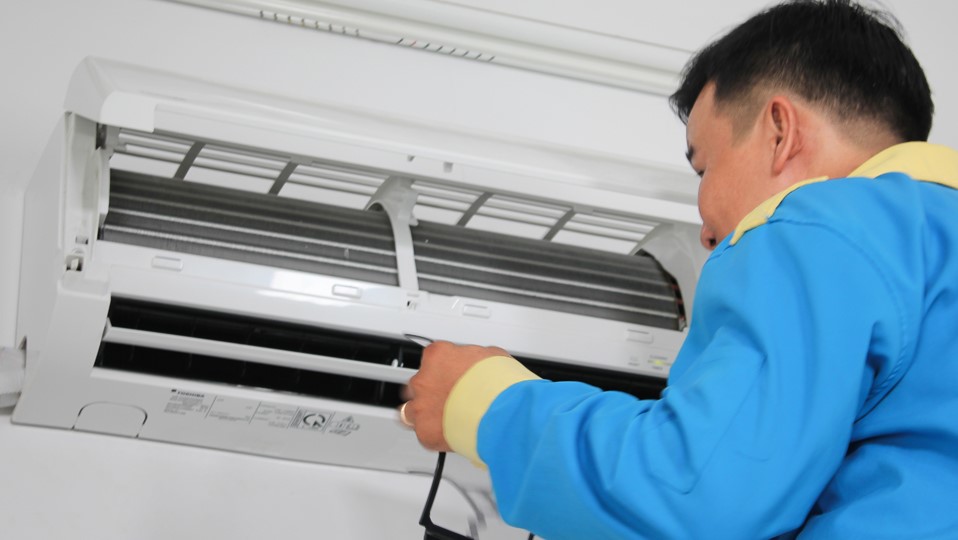 thợ điều hòa chạy nhưng không mát giá rẻ