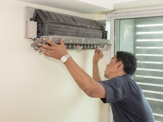 sửa điều hòa chảy nước