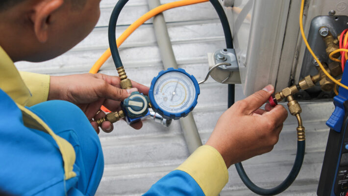 sửa điều hòa rò gas