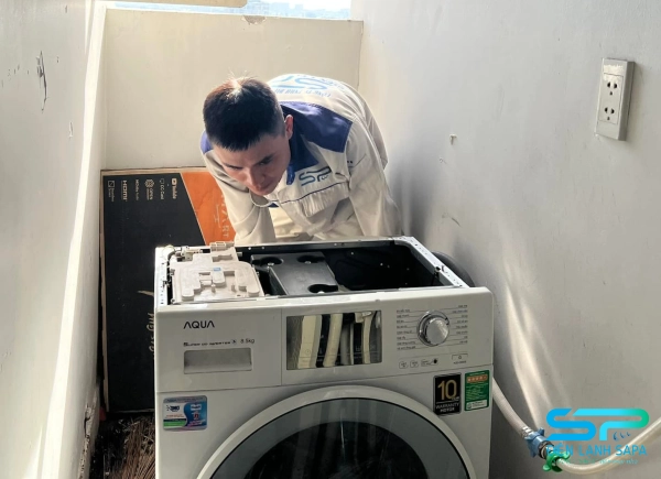 Rò rỉ nước dưới gầm máy giặt tại nhà hà nội