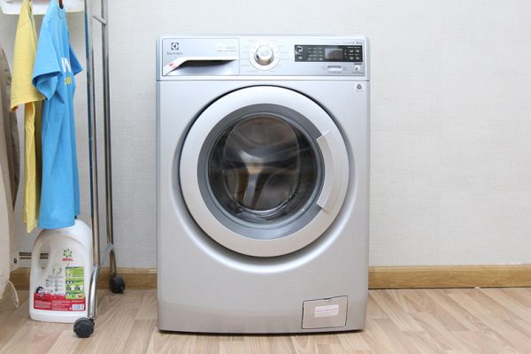 ngâm quần áo trước khi giặt