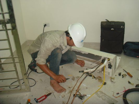 điều hòa khiến tiền điện tăng cao